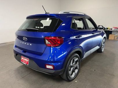 Used 2025 Hyundai Venue SEL