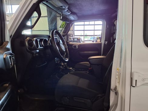 Used 2019 Jeep Wrangler Unlimited Sport S AWD/4WD image 10