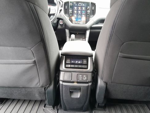 Used 2023 Subaru Ascent Premium w/ Convenience Package image 31