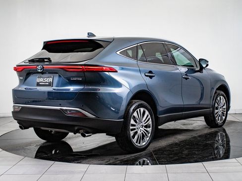 Used 2023 Toyota Venza Limited image 7