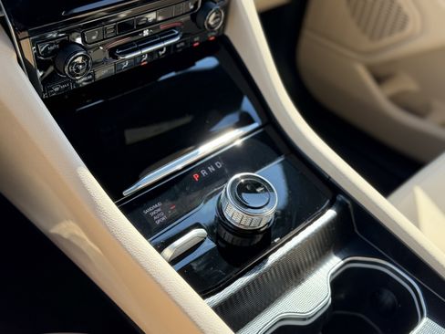 New 2025 Jeep Grand Cherokee L Limited image 19