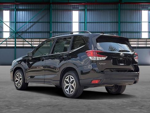 Used 2020 Subaru Forester Premium AWD/4WD image 3