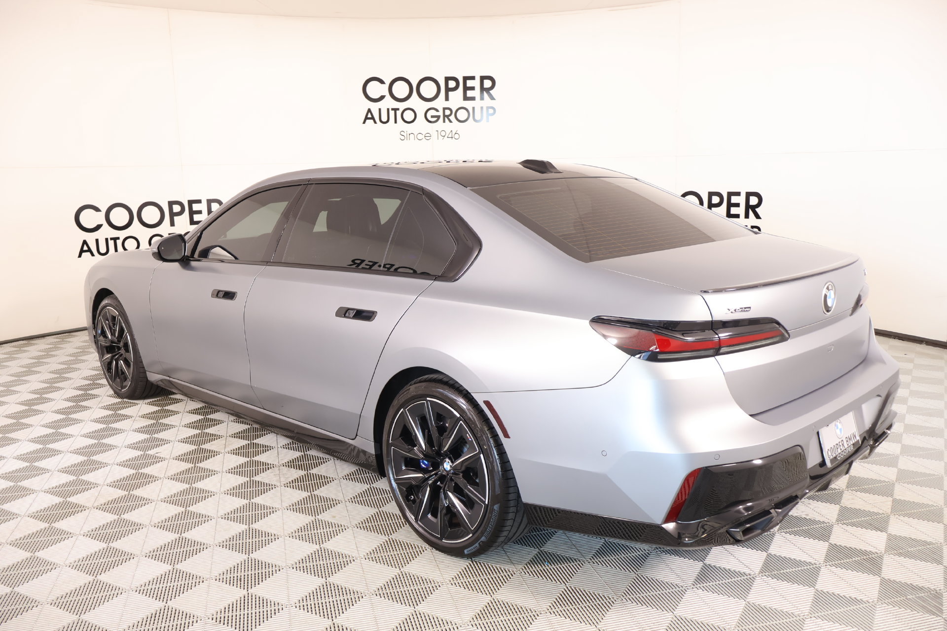 Used 2025 BMW 760i xDrive AWD/4WD image 27