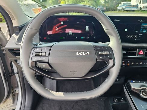 New 2025 Kia EV6 Wind image 10