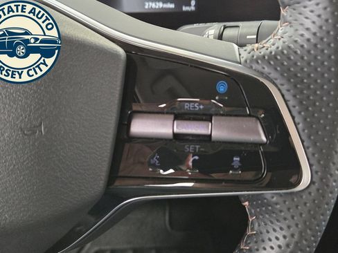 Used 2023 Nissan Ariya AWD image 13