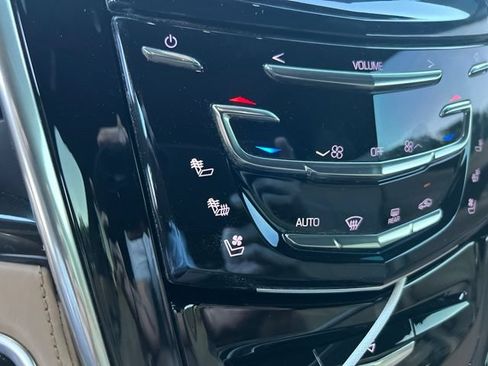 Used 2020 Cadillac Escalade Platinum AWD/4WD image 10