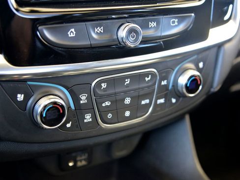 Used 2023 Chevrolet Traverse High Country image 24