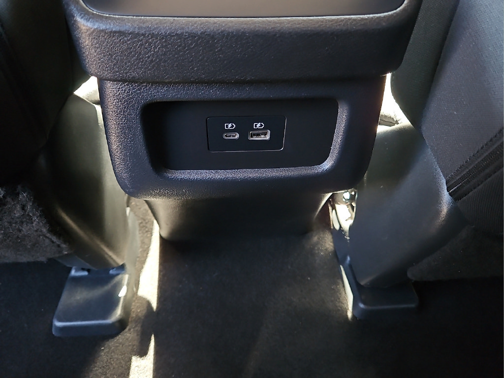 Used 2024 Nissan Pathfinder SV FWD image 14