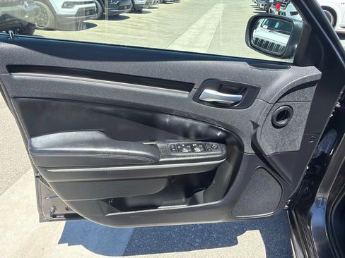 Used 2023 Chrysler 300 Touring L RWD image 15