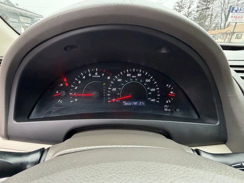 Used 2009 Toyota Camry LE image 11