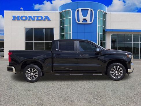 Used 2022 Chevrolet Silverado 1500 LT image 2