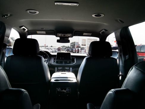 Used 2023 GMC Yukon XL SLT image 14