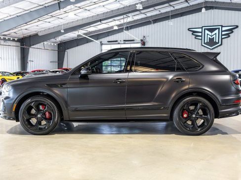 Used 2023 Bentley Bentayga AWD/4WD image 3