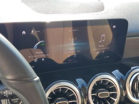 Used 2023 Mercedes-Benz GLB 250 w/ Premium Package image 25