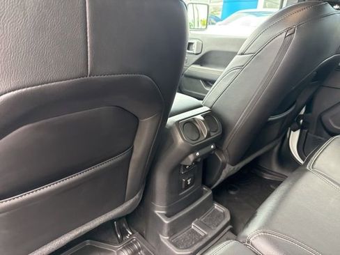 Used 2023 Jeep Wrangler Unlimited Sahara w/ Cold Weather Group AWD/4WD image 14