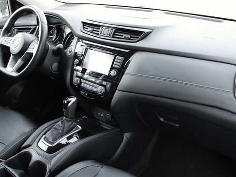 Certified 2019 Nissan Rogue SL image 30