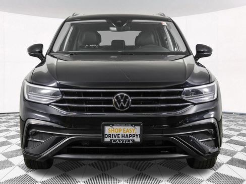Used 2023 Volkswagen Tiguan SE w/ Panoramic Sunroof Package image 13