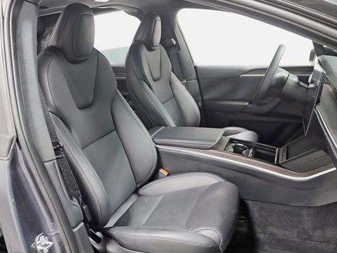 Used 2024 Tesla Model X image 31