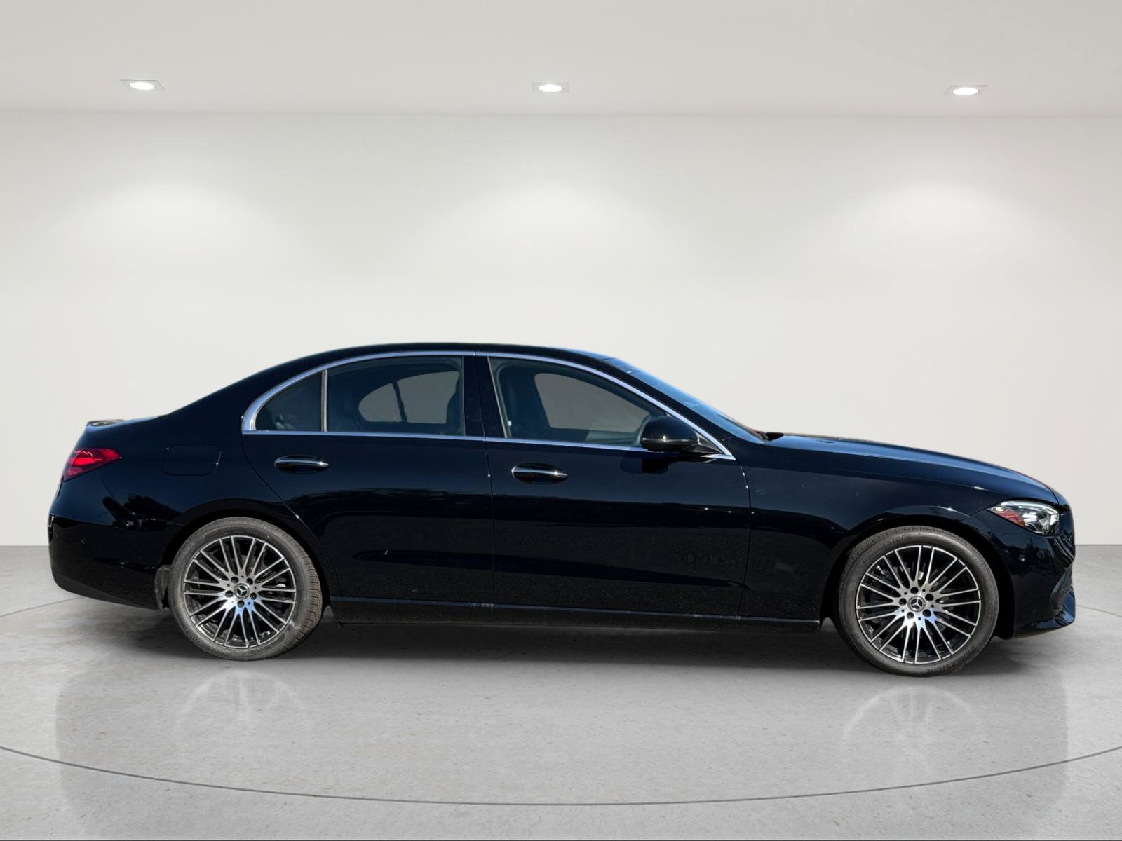 Used 2024 Mercedes-Benz C 300 Sedan image 5