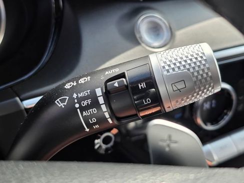 Used 2025 Genesis GV70 2.5T image 40