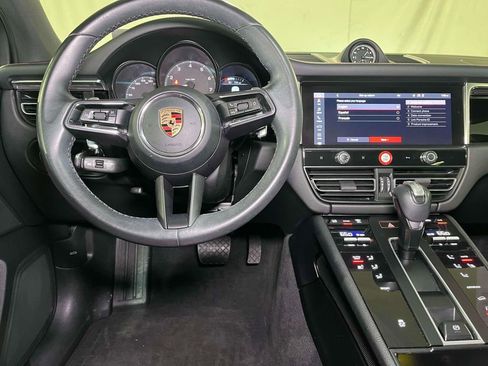 Certified 2023 Porsche Macan AWD/4WD image 26