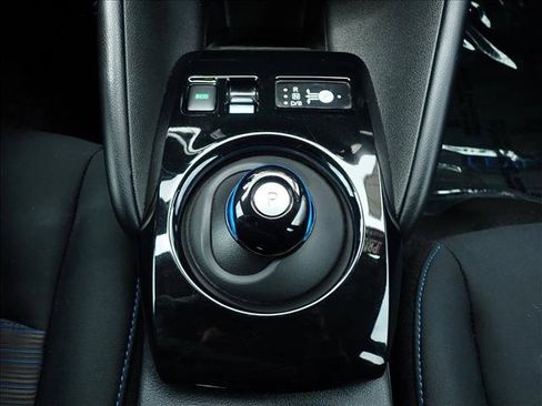 Used 2020 Nissan Leaf SV w/ SV Technology Package FWD image 21