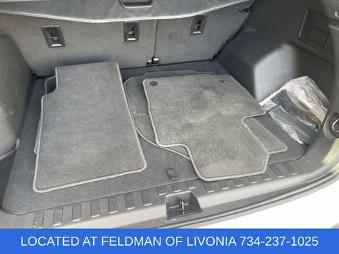 Used 2023 Chevrolet Equinox RS FWD image 33