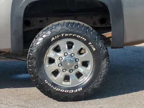 Used 2013 GMC Sierra 2500 SLE w/ SLE Preferred Package AWD/4WD image 14