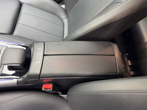 Used 2023 Mercedes-Benz EQB 300 4MATIC image 65