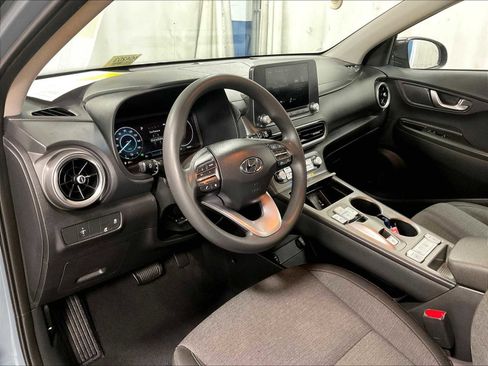 Used 2023 Hyundai Kona SE image 8