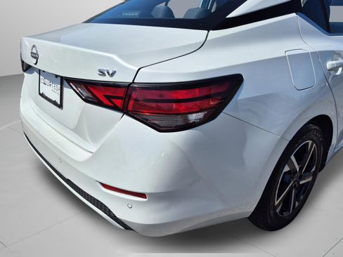 Certified 2024 Nissan Sentra SV FWD image 33