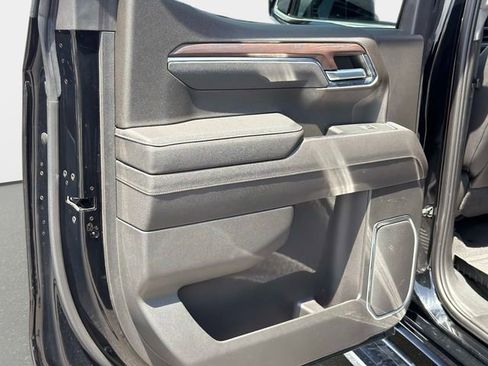 Used 2023 GMC Sierra 1500 SLT w/ SLT Premium Package RWD image 11