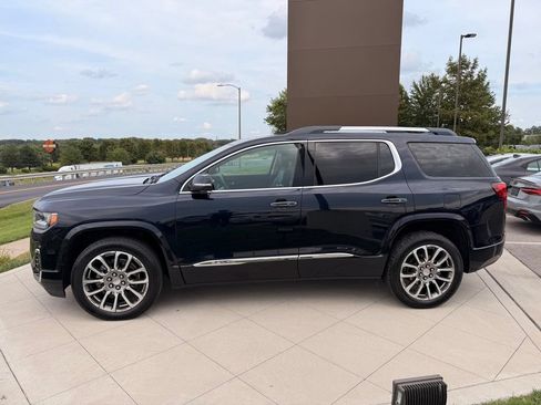 Used 2021 GMC Acadia Denali w/ Denali Technology Package FWD image 6