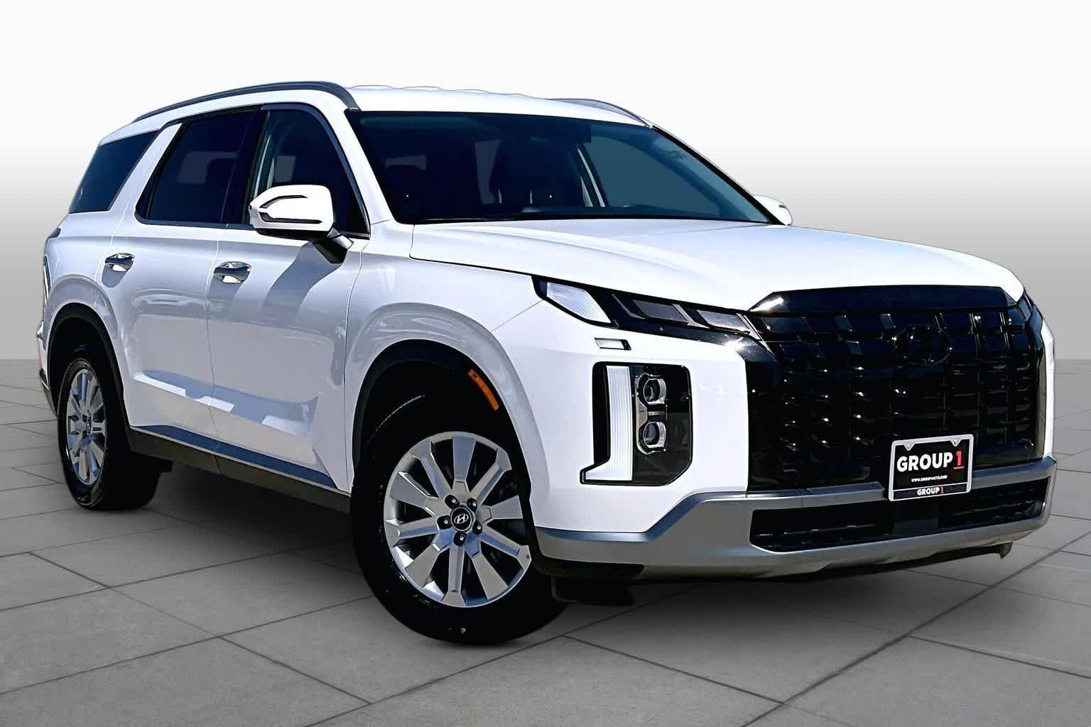 Used 2025 Hyundai Palisade SEL FWD image 3