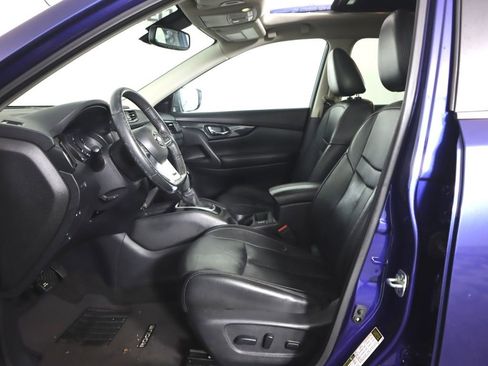 Certified 2018 Nissan Rogue SL w/ Premium Package image 8