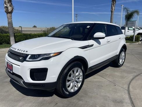 Used 2018 Land Rover Range Rover Evoque SE image 4