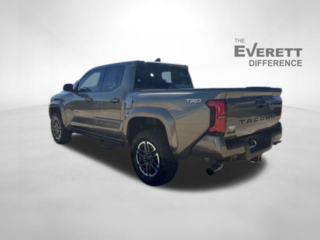 Used 2025 Toyota Tacoma TRD Sport AWD/4WD image 5