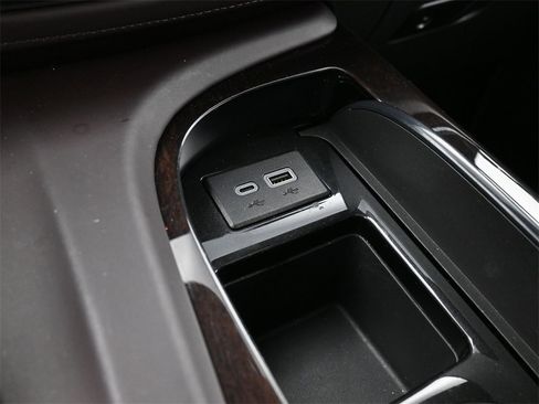 Used 2023 Cadillac Escalade ESV Sport Platinum w/ LPO, ONYX Package image 26