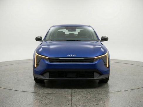 Used 2025 Kia K4 LXS image 2