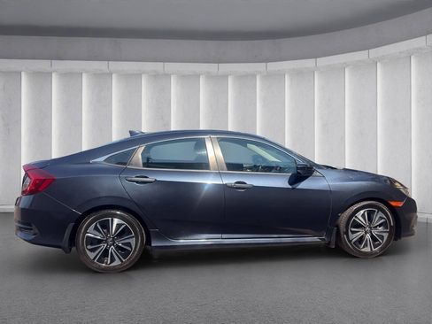Used 2017 Honda Civic EX-L image 6
