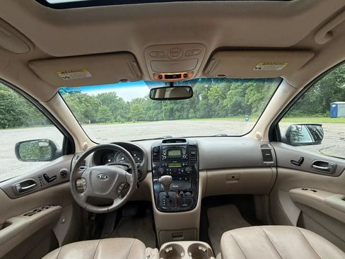 Used 2012 Kia Sedona EX w/ Luxury Pkg FWD image 15