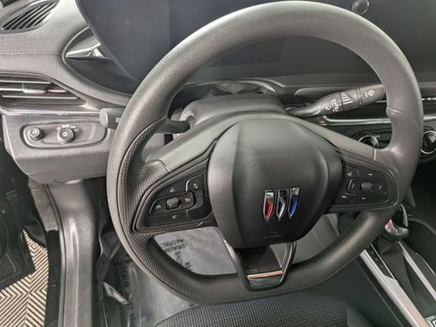 Used 2025 Buick Envista Preferred FWD image 17
