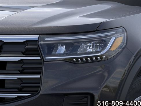 Used 2025 Ford Explorer Active AWD/4WD image 19