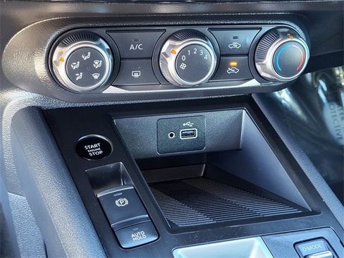 Used 2025 Nissan Kicks S image 17