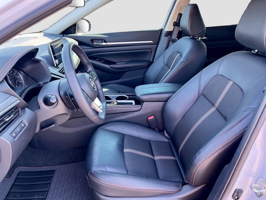 Used 2025 Nissan Altima 2.5 SR FWD image 19