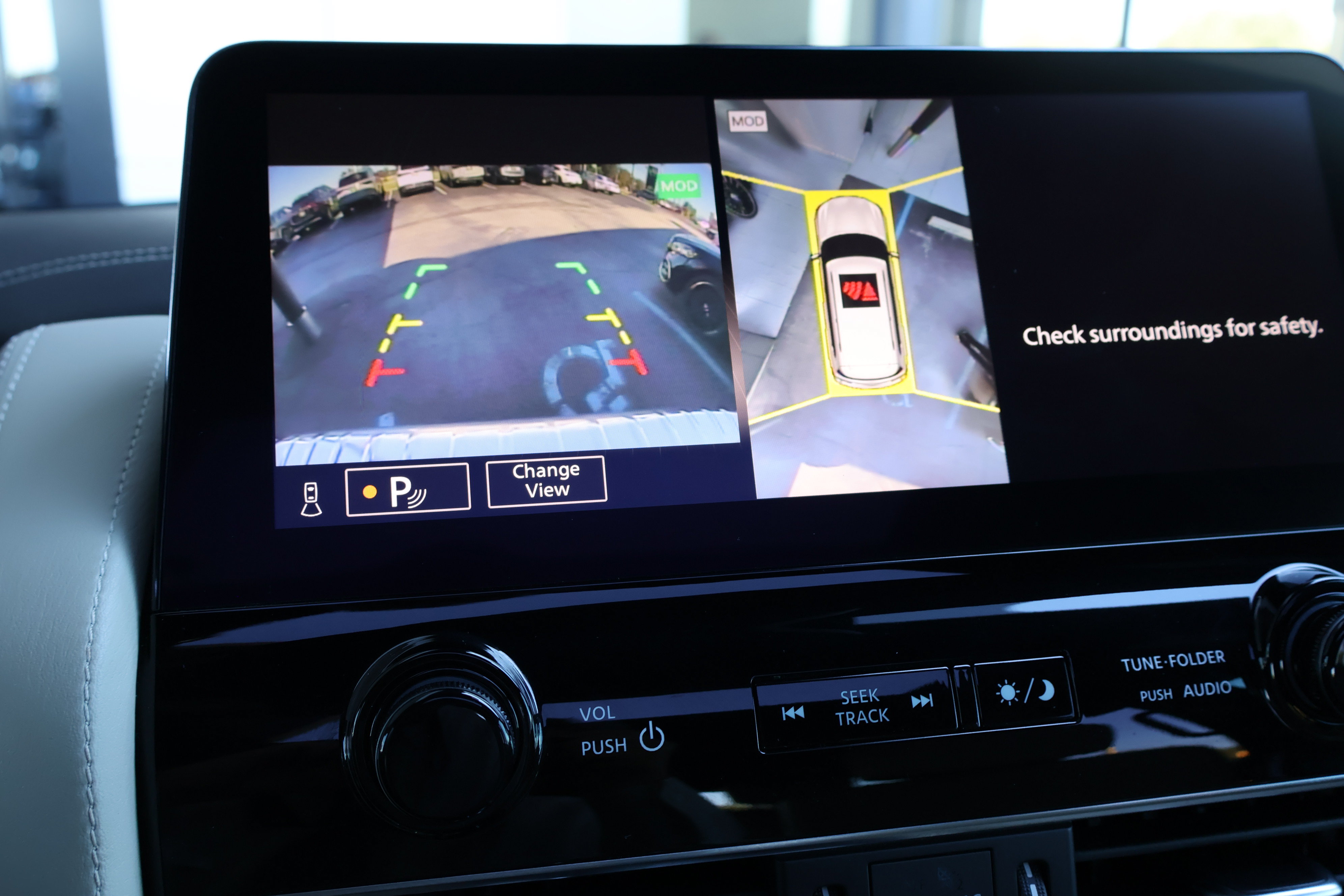 Used 2022 INFINITI QX80 Sensory w/ All-Season Package AWD/4WD image 39