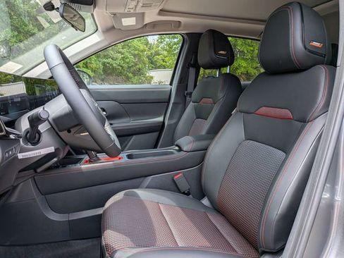 New 2026 Nissan Kicks SR FWD image 14