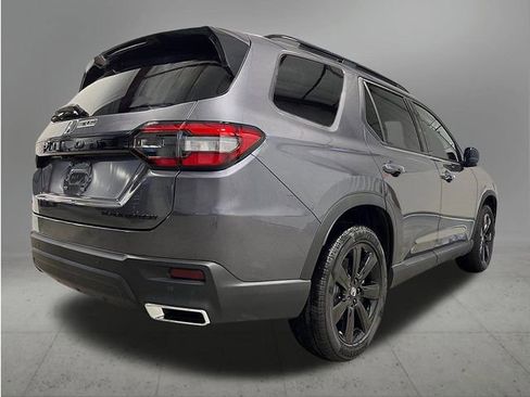 New 2025 Honda Pilot Black Edition image 5