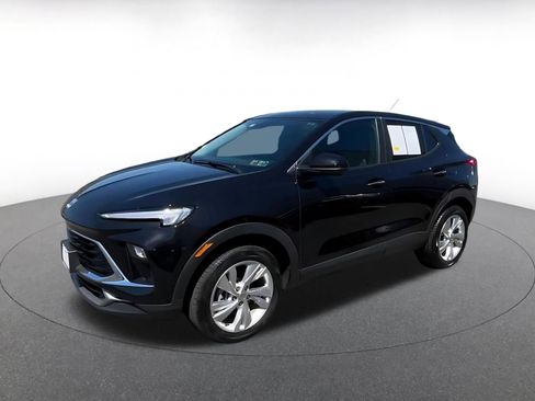 Used 2025 Buick Encore GX Preferred AWD/4WD image 6