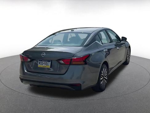 Used 2025 Nissan Altima 2.5 SV FWD image 15